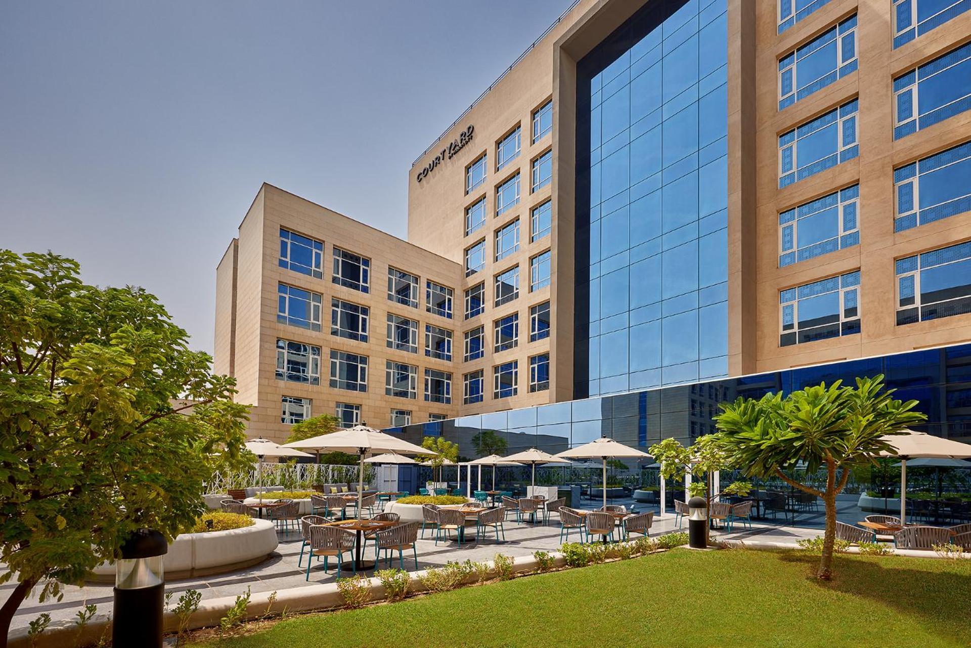 Courtyard By Marriott Jubail Hotel Exterior photo