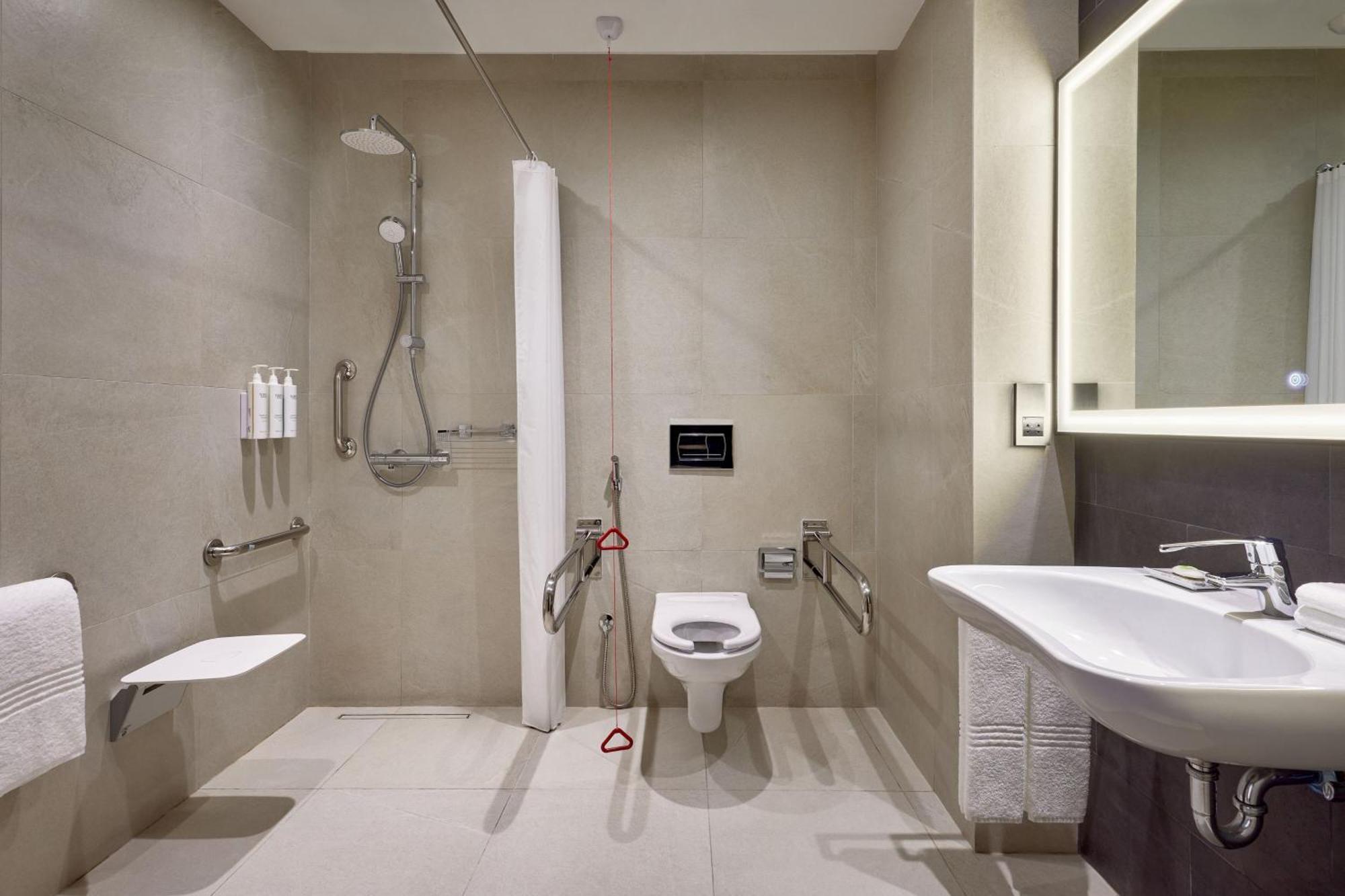 Courtyard By Marriott Jubail Hotel Exterior photo