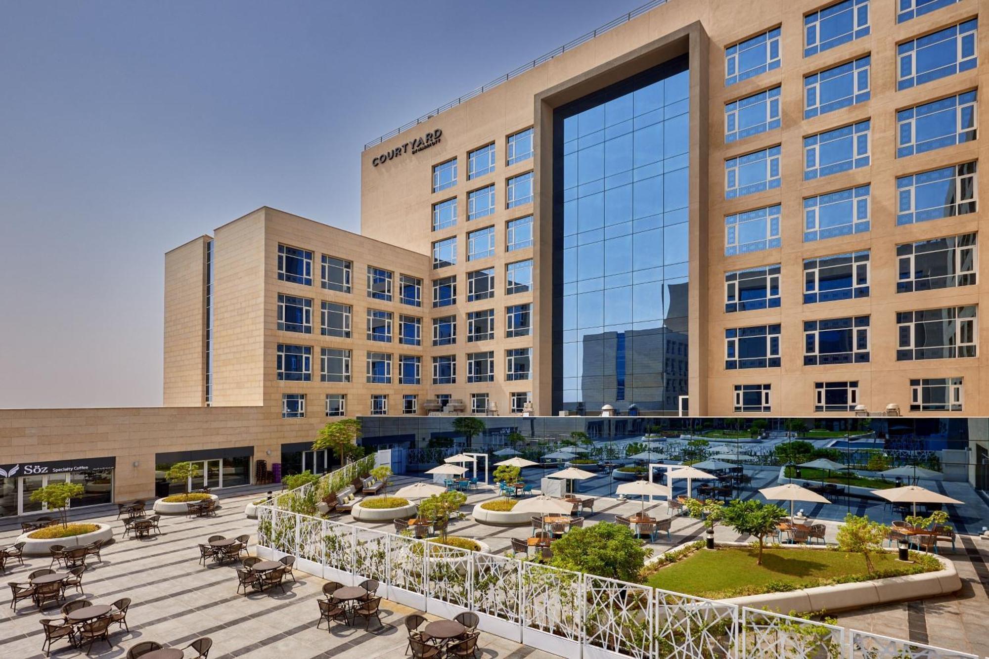 Courtyard By Marriott Jubail Hotel Exterior photo