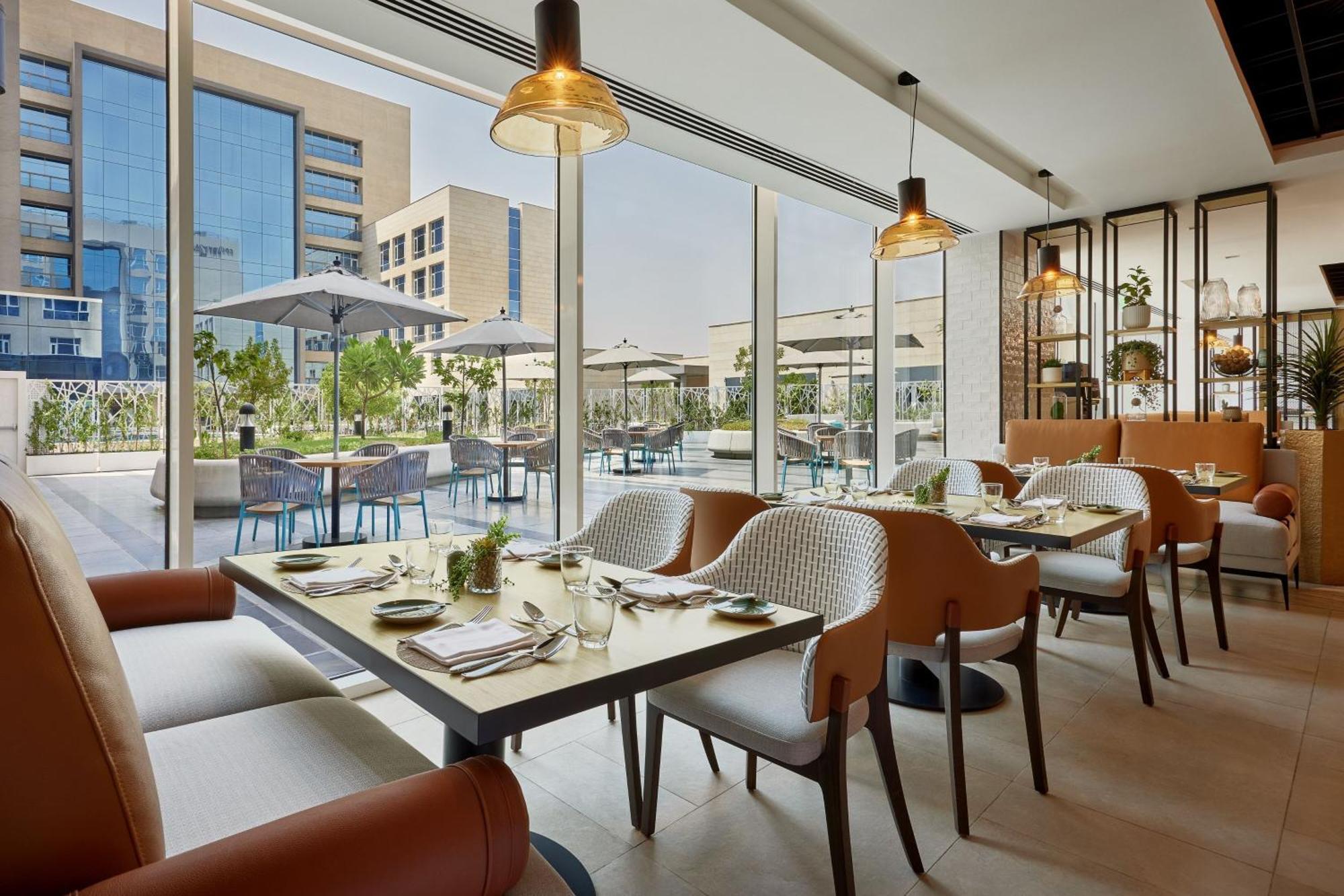 Courtyard By Marriott Jubail Hotel Exterior photo